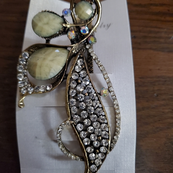 NWT Rhinestone Encrusted Hair Clip - Picture 1 of 3